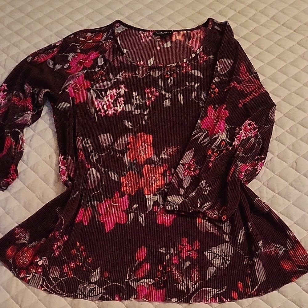 Roz & Ali Burgundy Floral Blouse